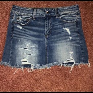 American Eagle ripped jean skirt